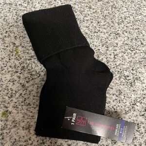 NWT “NOBO” Black “TURN CUFF” Socks-( NO BOUNDARIES) - Fits for Shoe Sizes 8-12